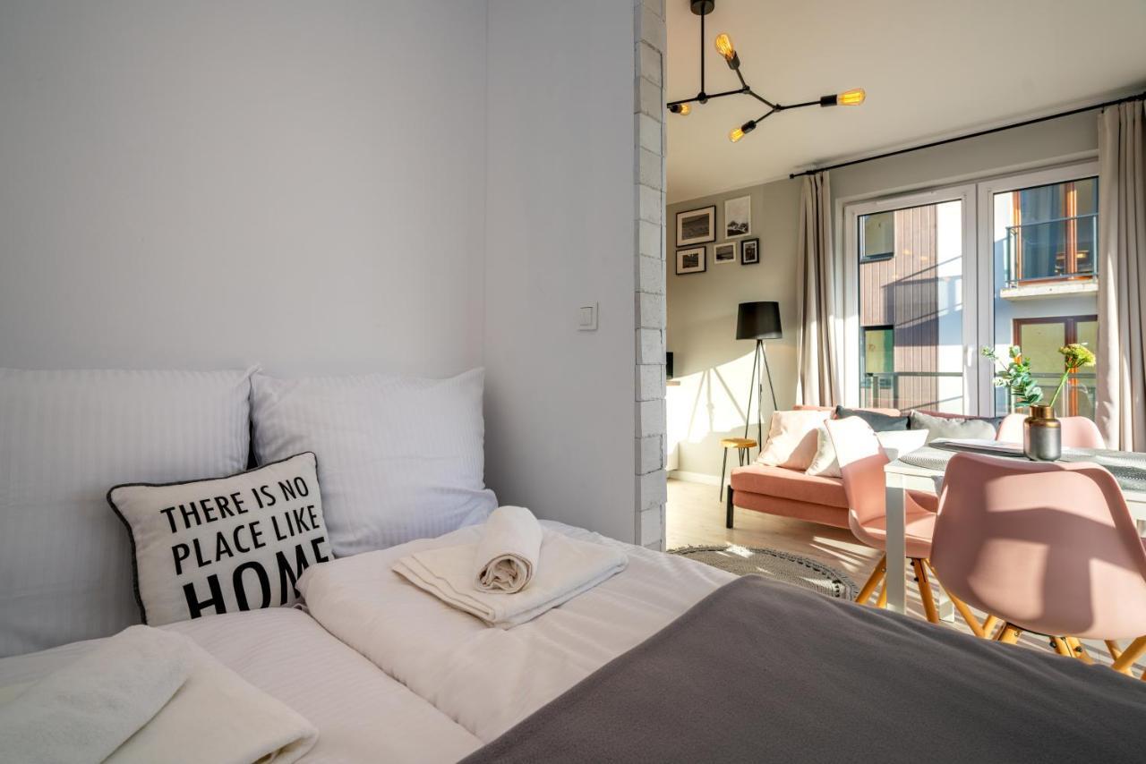 Rentplanet - Apartamenty Izerska ชกลาร์สกา ปอเรมบา ภายนอก รูปภาพ
